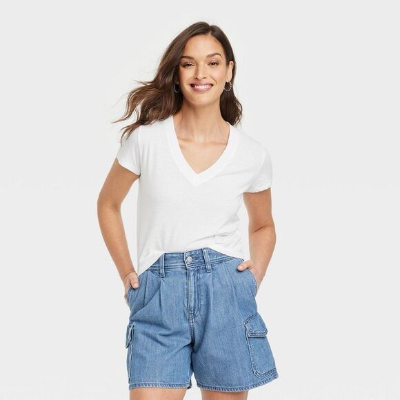 Women's Shrunken Short Sleeve V-Neck T-Shirt - Universal Thread White XL - Picture 1 of 3